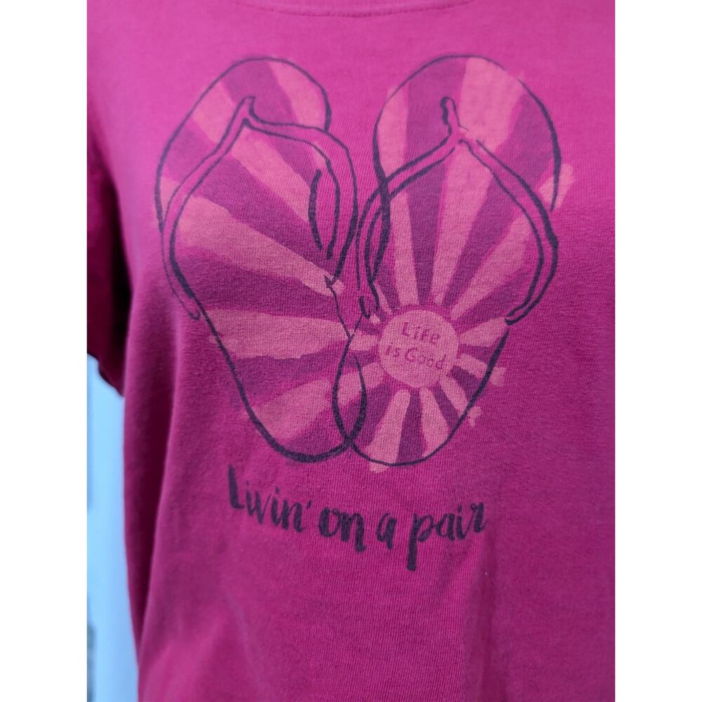 Life Is Good Livin On A Pair Flip Flops Classic Fit Shirt Women's Medium Pink - Picture 2 of 13
